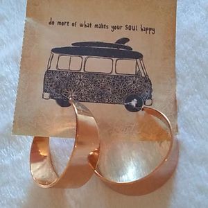 NWOT Large gold hoop earings.